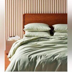 Brooklinen Cotton Luxe Sateen Duvet Cover in Beach Grass Green Sage in King Size